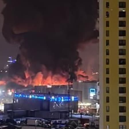 У Москві виникла пожежа у ТЦ «Мега Хімки»