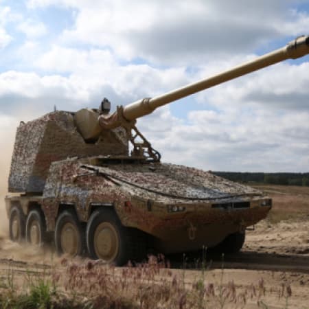 Німеччина передасть Україні 18 самохідних артилерійських установок RCH-155