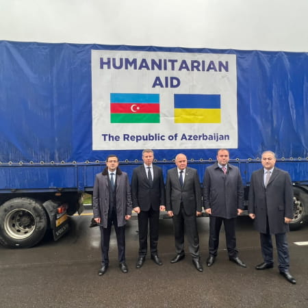 Азербайджан передав Україні 45 силових трансформаторів і 50 генераторів