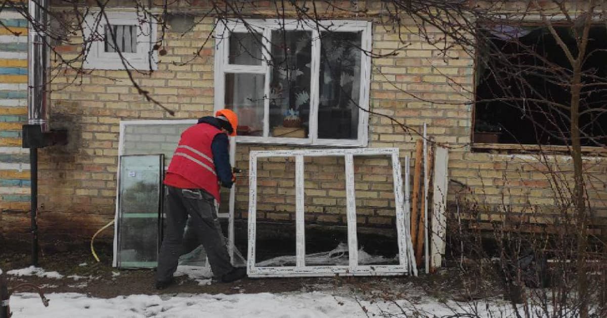Росіяни пошкодили близько 20 будинків в селі Плесецьке на Київщині під час масованого ракетного обстрілу в листопаді
