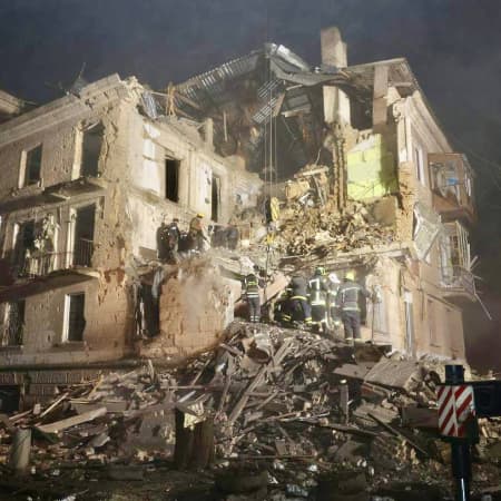 Кількість загиблих унаслідок ракетного удару по житловому будинку в Кривому Розі зросла до трьох осіб