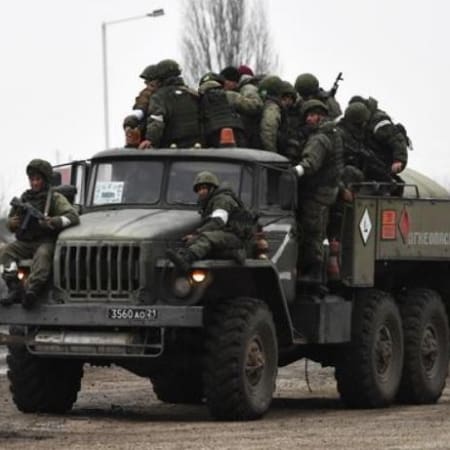Росіяни відводять частину військ із Каховки та Нової Каховки до Нижніх Сірогозів