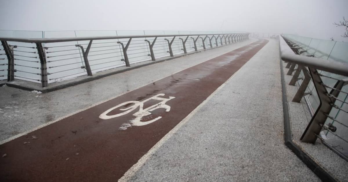 ​​У Києві після ремонту відкрили пішохідно-велосипедний міст