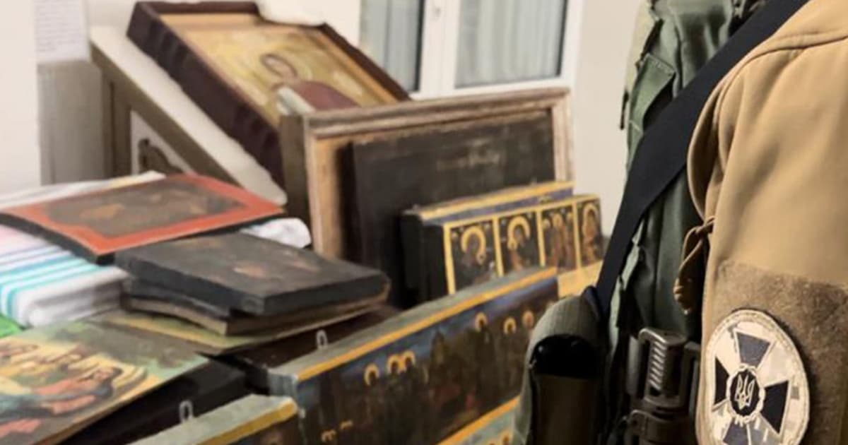 СБУ повернула литовському консулу колекцію ікон, які росіяни викрали з його резиденції у Херсоні