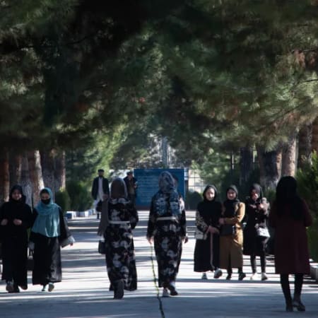 В Афганістані заборонили студенткам навчатися в університетах країни
