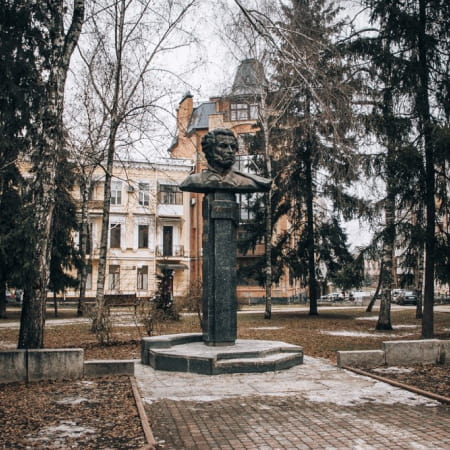 Полтавська міськрада не підтримала рішення про демонтаж пам’ятників Пушкіну, Ватутіну та Зигіну