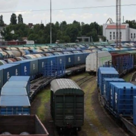 Регламент ЄС про заборону транзитного перевезення товарів із РФ не застосовується до залізничного транспорту