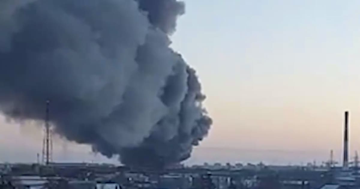 У російському Новосибірську сталася пожежа на складах площею близько 1800 кв.м