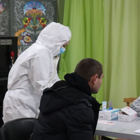 ДНК-лабораторії в Ізюмі встановили перші родинні зв’язки із загиблими на Харківщині