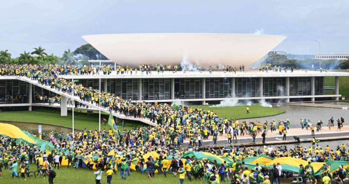 У Бразилії прихильники колишнього президента Жаїра Болсонару увірвалися в Конгрес