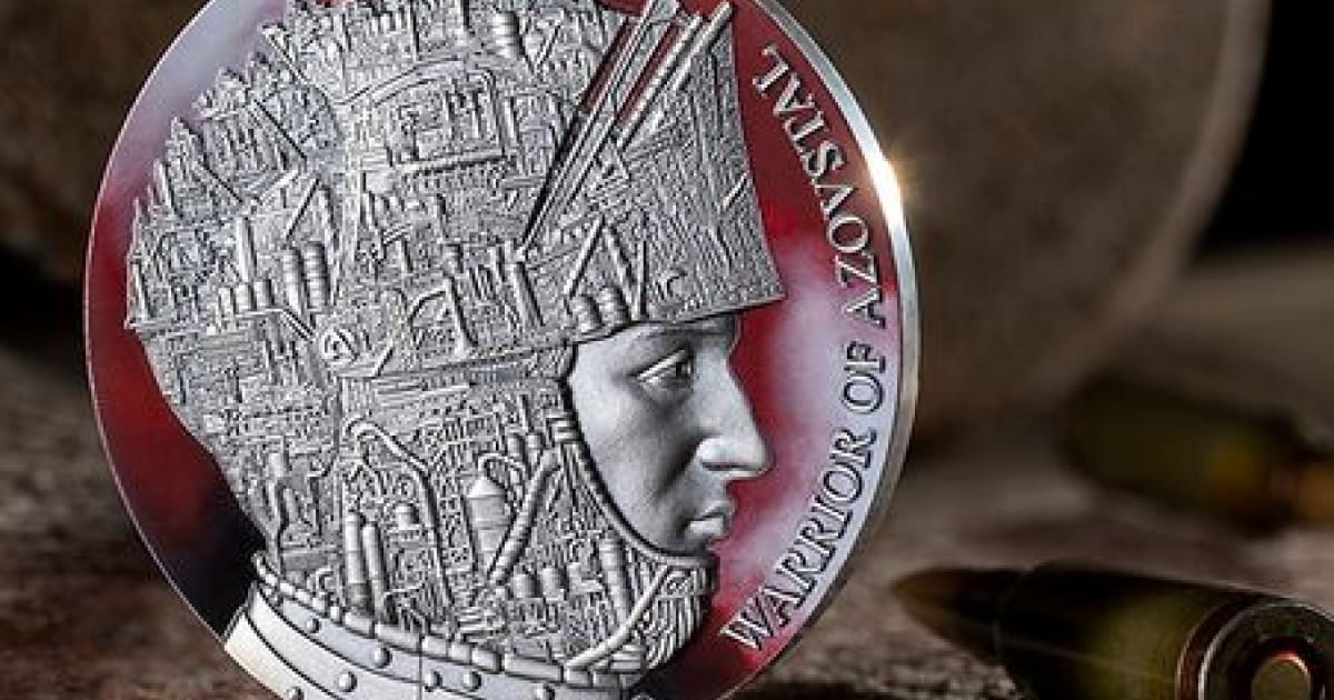 У тихоокеанській країні Ніуе випустили срібну монету «Воїн Азовсталі» номіналом у 5 доларів