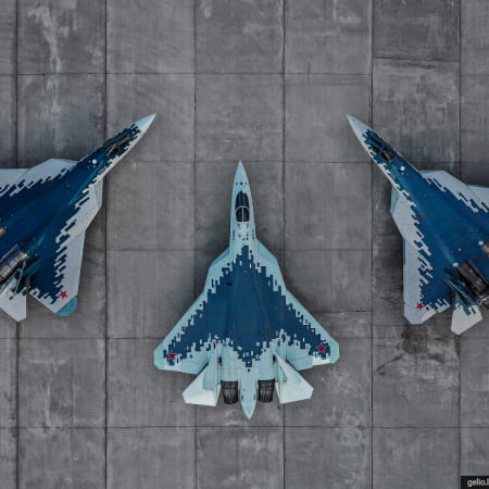Росія, імовірно, щонайменше з червня використовує багатоцільові винищувачі п'ятого покоління Су-57