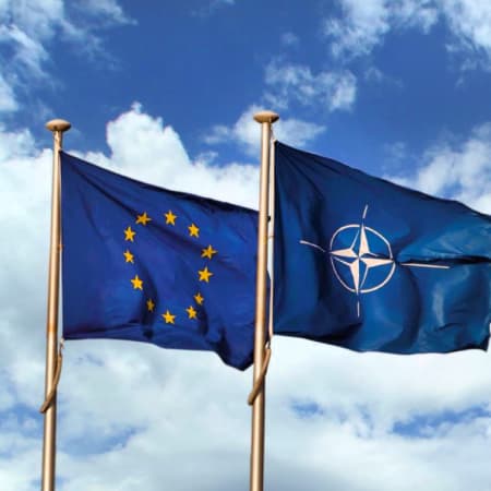 ЄС і НАТО підписали декларацію про співпрацю, яка враховує загрози з боку Росії