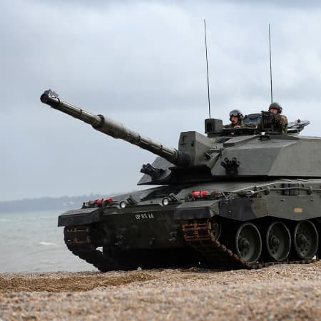 Уряд Британії планує передати Україні танки Challenger 2