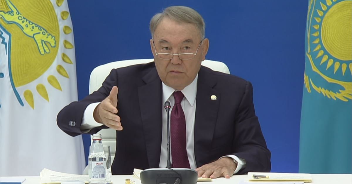 Експрезидента Казахстану Назарбаєва позбавили титулу «Лідер нації»