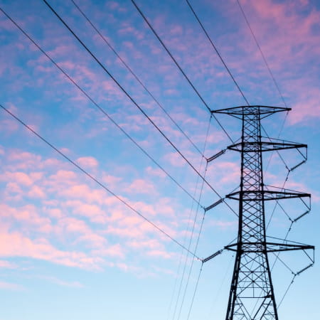 Україна почала імпортувати електроенергію з 1 січня у невеликих обсягах