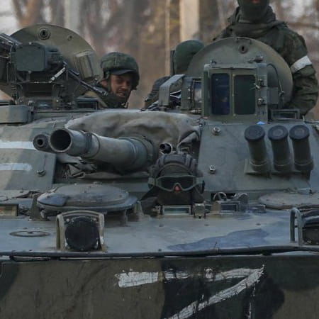 Командування ЗС РФ посилює угруповання військ на території України