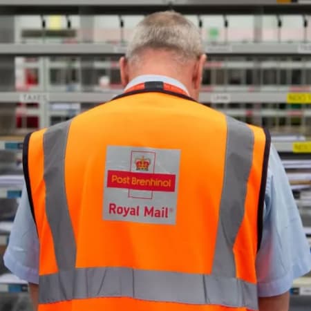 The computer systems of the UK Royal Mail were hacked by the Russian Federation