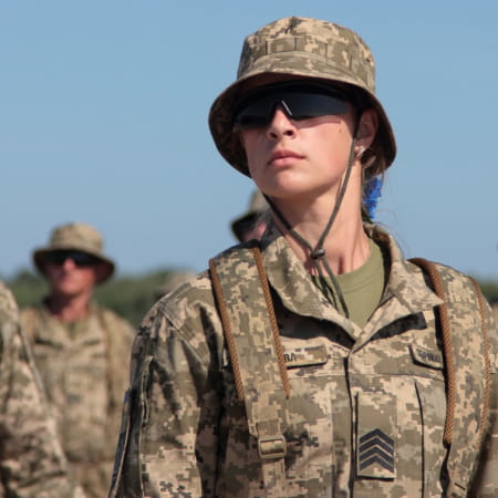 Жінок братимуть на військовий облік лише за їхньою згодою — Генштаб