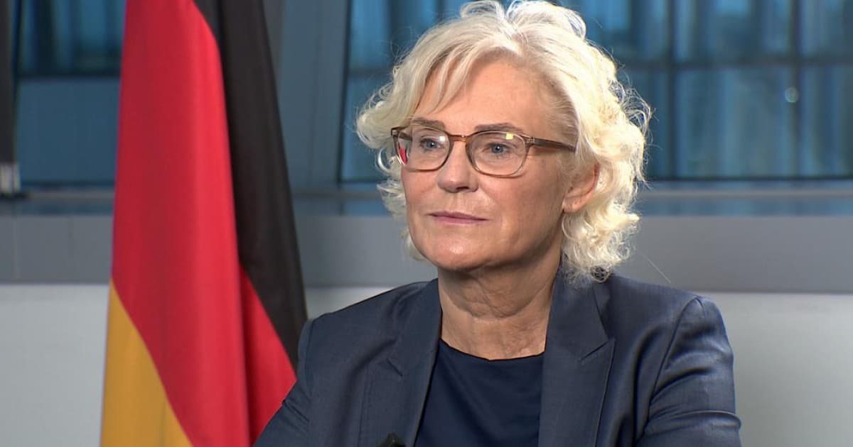 Міністерка оборони Німеччини Крістін Ламбрехт подала у відставку
