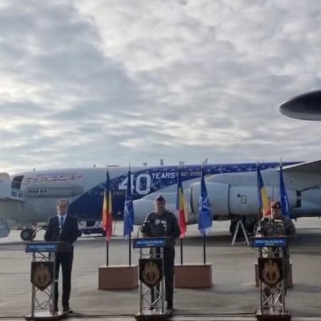 В Румунію прибув літак  радіолокаційного стеження НАТО