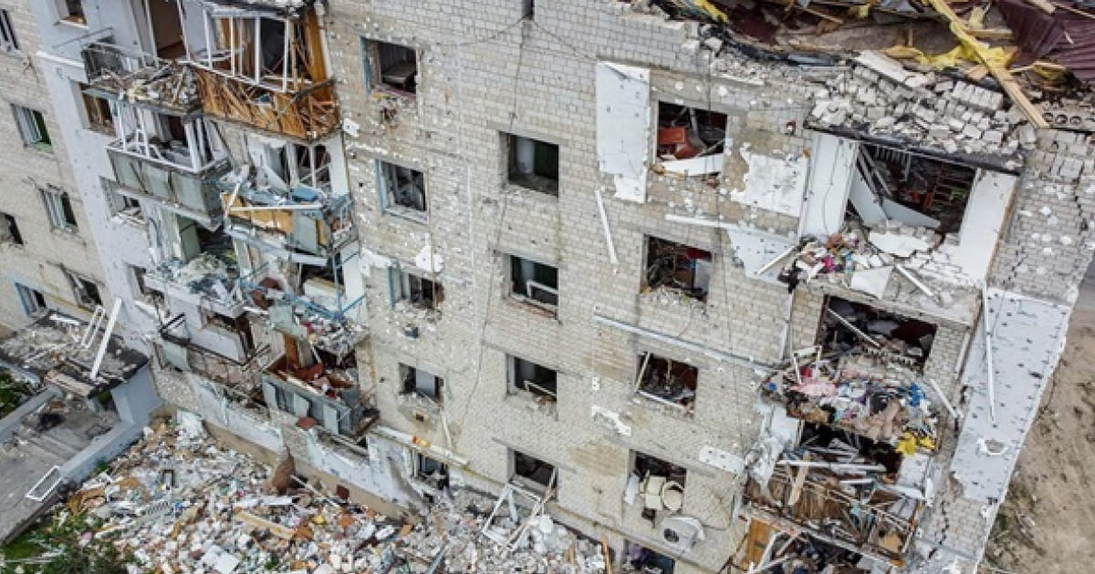 In the temporarily occupied Severodonetsk, the Russians issue "permits" to the pensioners to clear rubble