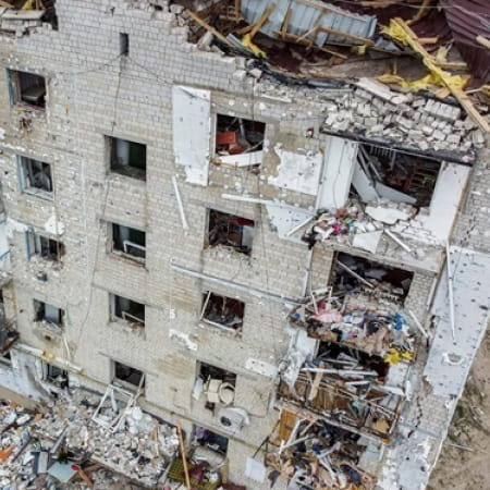 In the temporarily occupied Severodonetsk, the Russians issue "permits" to the pensioners to clear rubble