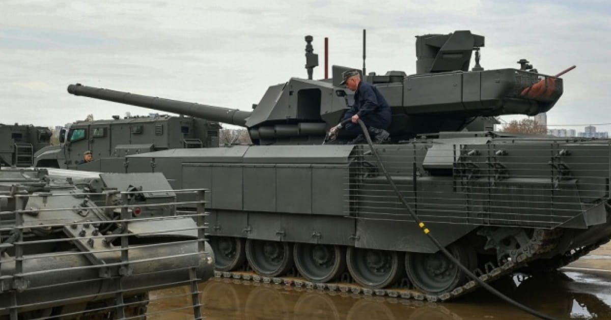 Росія, ймовірно, працювала над підготовкою невеликої кількості танків Т-14 до бойового застосування в Україні