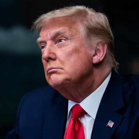 Компанія Meta розблокувала сторінки Дональда Трампа в Facebook та Instagram
