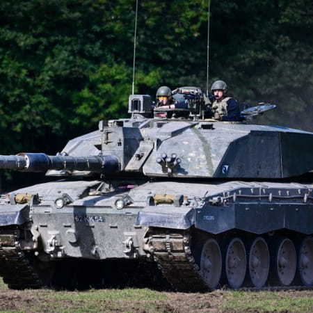 Велика Британія планує доставити танки Challenger 2 в Україну до кінця березня