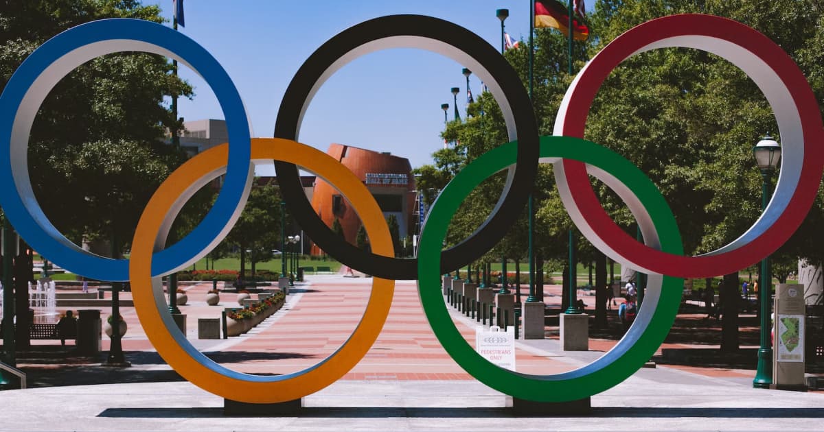 Україна виступає проти, щоб російські та білоруські спортсмени виступали під нейтральним прапором на Олімпійських іграх 2024 року у Парижі
