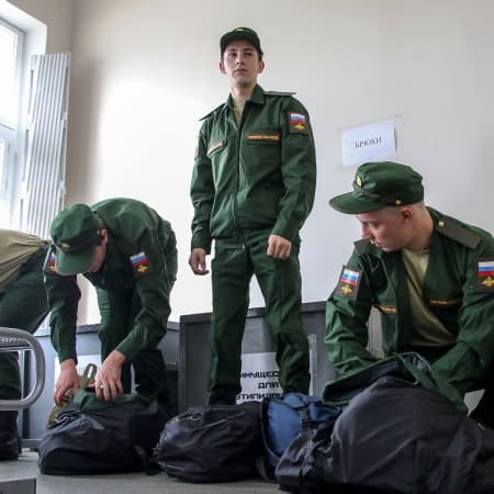У тимчасово окупованому Криму росіяни продовжують мобілізацію