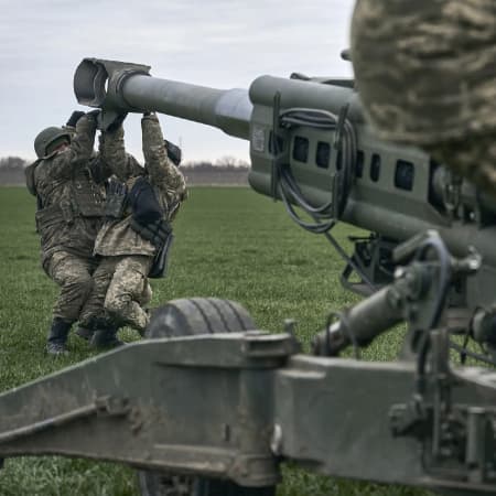 The US military helps Ukrainians to repair equipment online