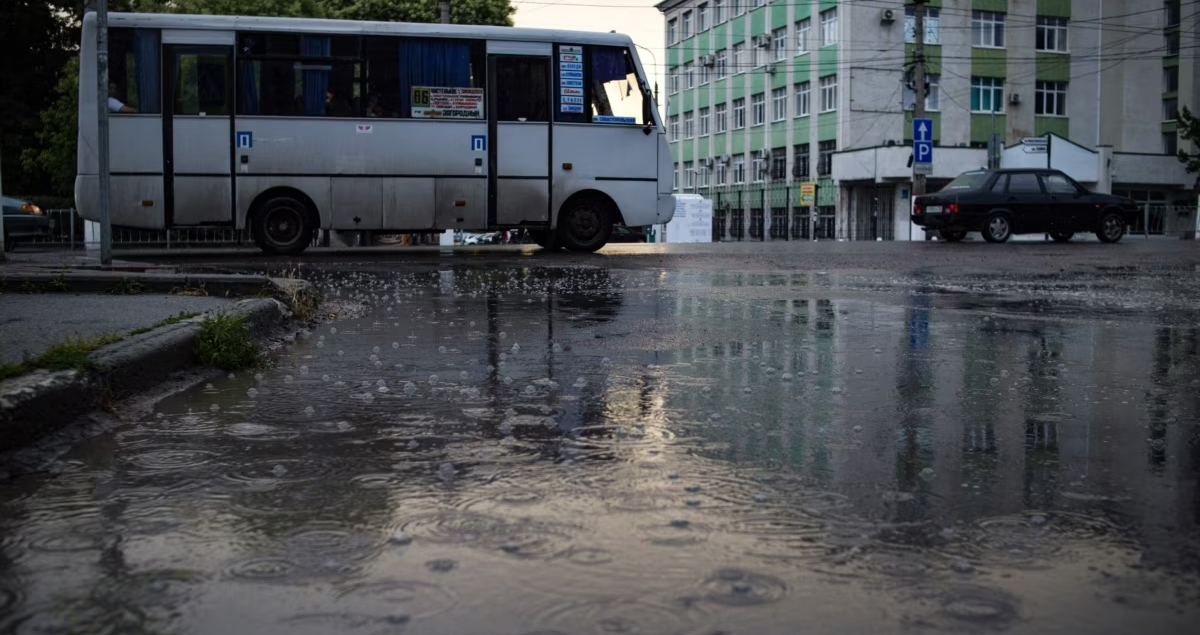 A passenger bus burned down in temporarily occupied Simferopol