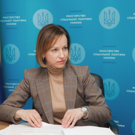 Міністерка соціальної політики Марина Лазебна подала у Верховну Раду заяву про відставку