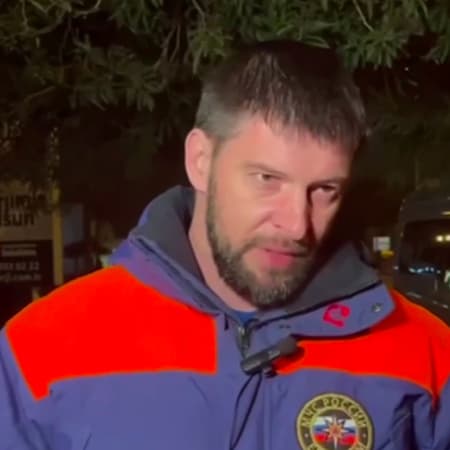 Чеченський командир, якого підозрюють у воєнних злочинах в Україні, очолив групу російських рятувальників, що ліквідовують наслідки землетрусу у Туреччині