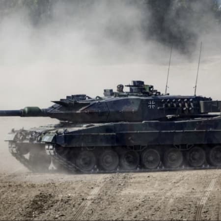 Нідерланди не зможуть передати Україні 18 бойових танків «Leopard 2A6», які орендує в Німеччини
