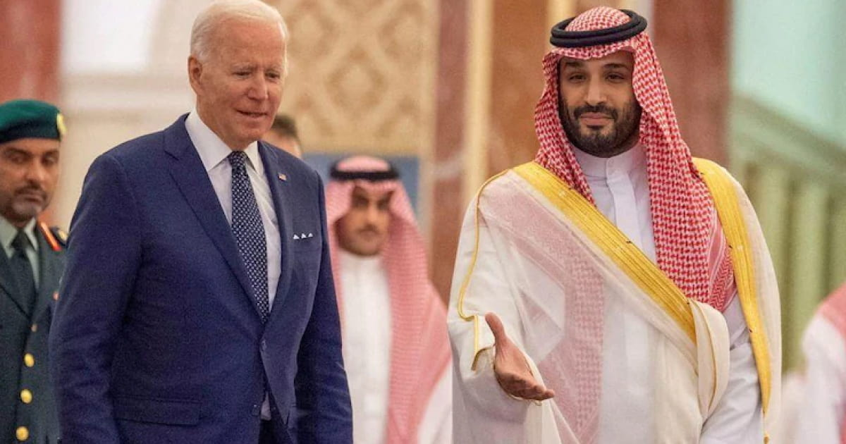 Джо Байден прибув до Саудівської Аравії, щоб домовитися про постачання енергоресурсів та стабілізації ринку