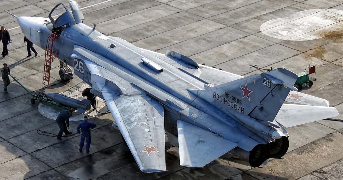 Росія розмістила свою бойову авіацію щонайменше за 200 кілометрів від Державного кордону України, щоб заховати її від ударів ЗСУ