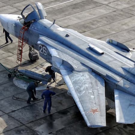 Росія розмістила свою бойову авіацію щонайменше за 200 кілометрів від Державного кордону України, щоб заховати її від ударів ЗСУ