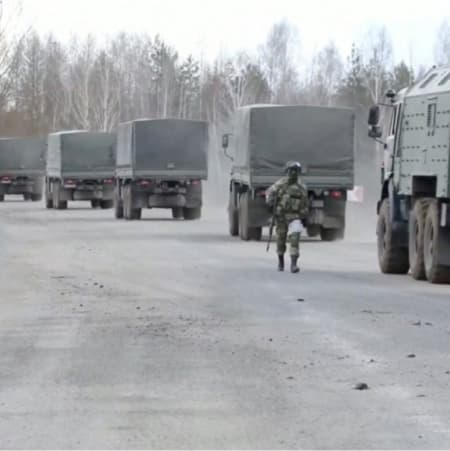 У тимчасово окупованому Маріуполі місцеві фіксують рух російської військової техніки