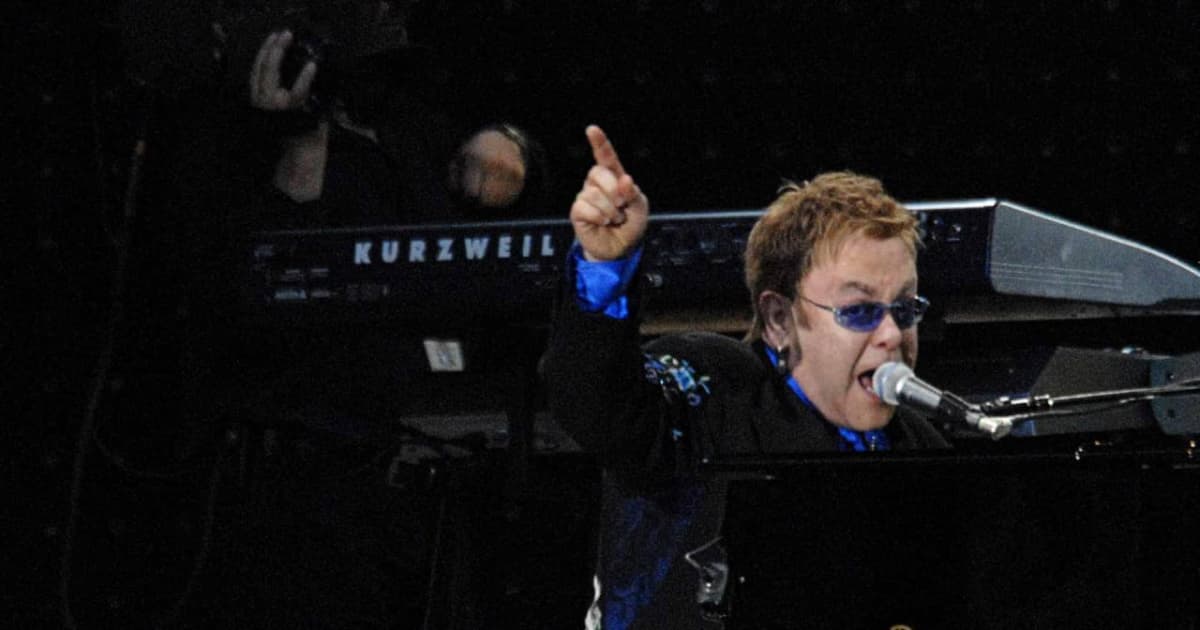 Elton John donates $125,000 to Ukraine