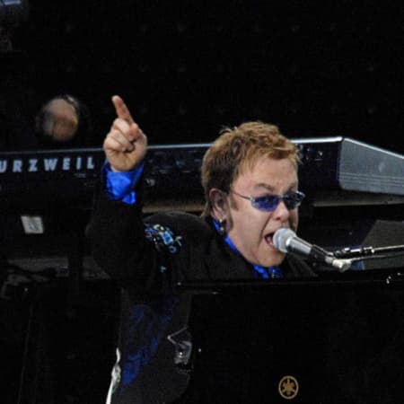 Elton John donates $125,000 to Ukraine