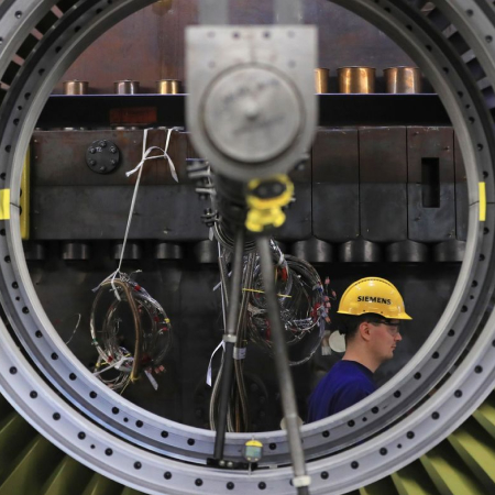 «Газпром» розраховує на документи від компанії Siemens, що дозволять відправити відремонтовану турбіну для «Північного потоку-1» попри санкції Заходу