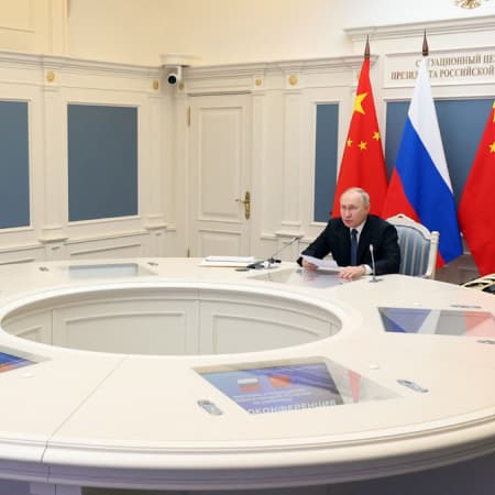 Bloomberg: Росія передає Китаю уран, ймовірно, для запуску реактора CFR-600