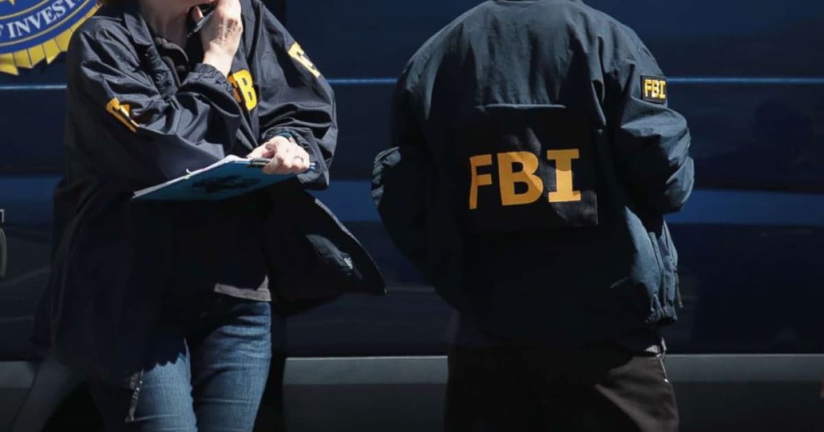 The US Federal Bureau of Investigation detains two people who supplied aircraft equipment to Russia in violation of sanctions