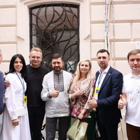 У Львові відкрили центр підтримки «Я — Маріуполь»