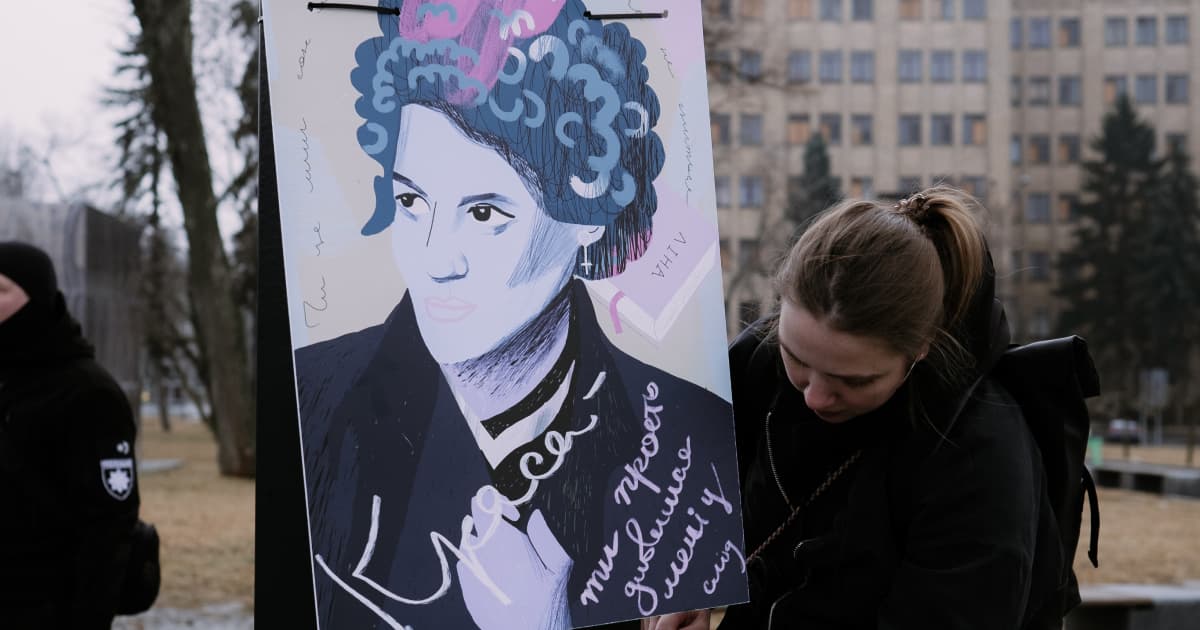 В Харкові пройшла акція вшанування досвіду жінок під час війни та їхнього внеску у перемогу України