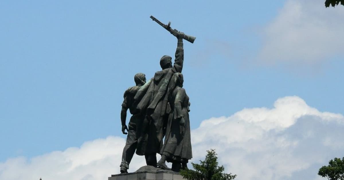 Sofia City Hall in Bulgaria agrees to move the monument to the Soviet army