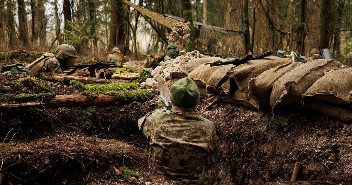 Група українських військових завершила тренування з ведення траншейних боїв у Великій Британії